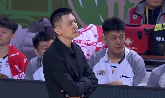 欧冠高清平台-央视不播！今晚7:35，辽篮力拼黑马，杨鸣恐难逃连败，新援需爆发